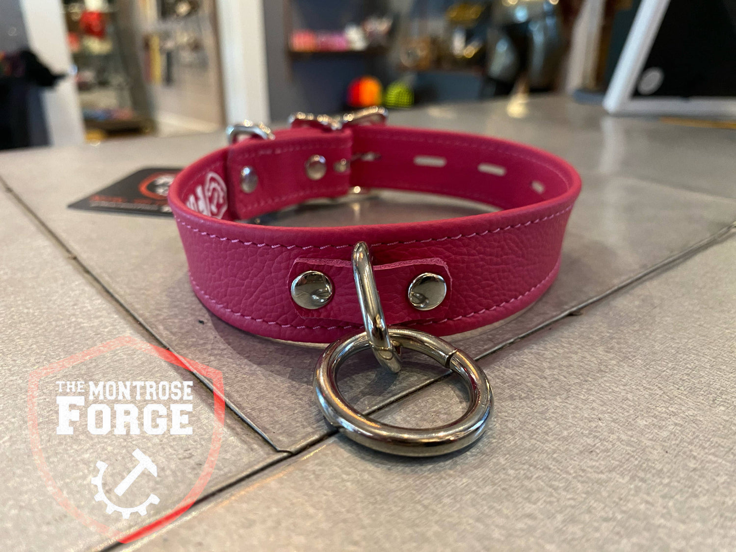 Montrose Forge  Locking Leather Collar
